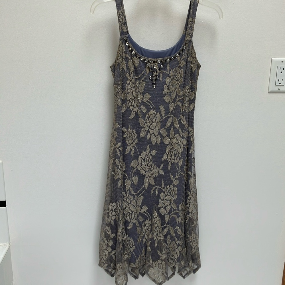 Jessica Howard Elegant Lace Dress with Beaded Detail